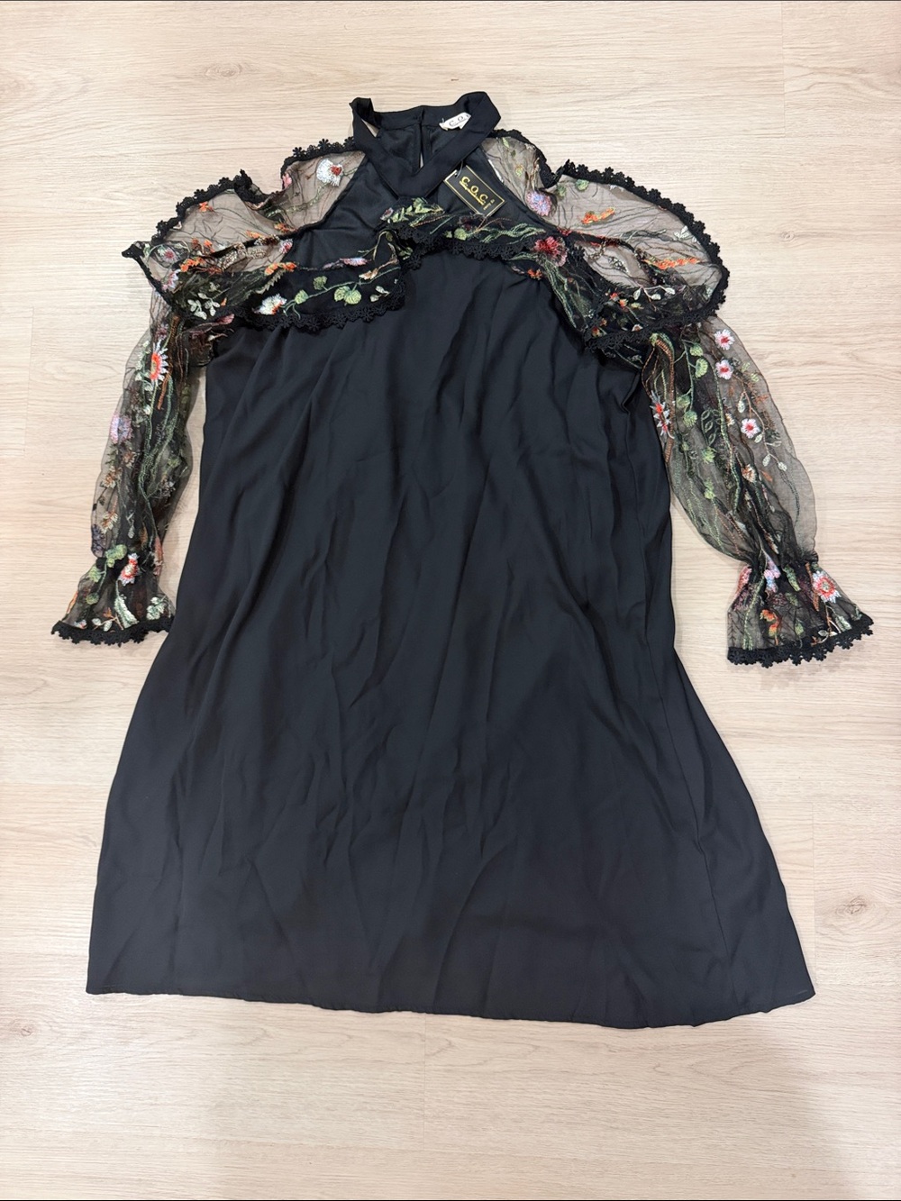 New C.O.C. 1X Elegant Black Dress with Floral Lace Sleeves